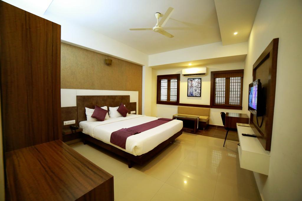 Qik Stay @ S.K. Continental Mysore Exterior foto