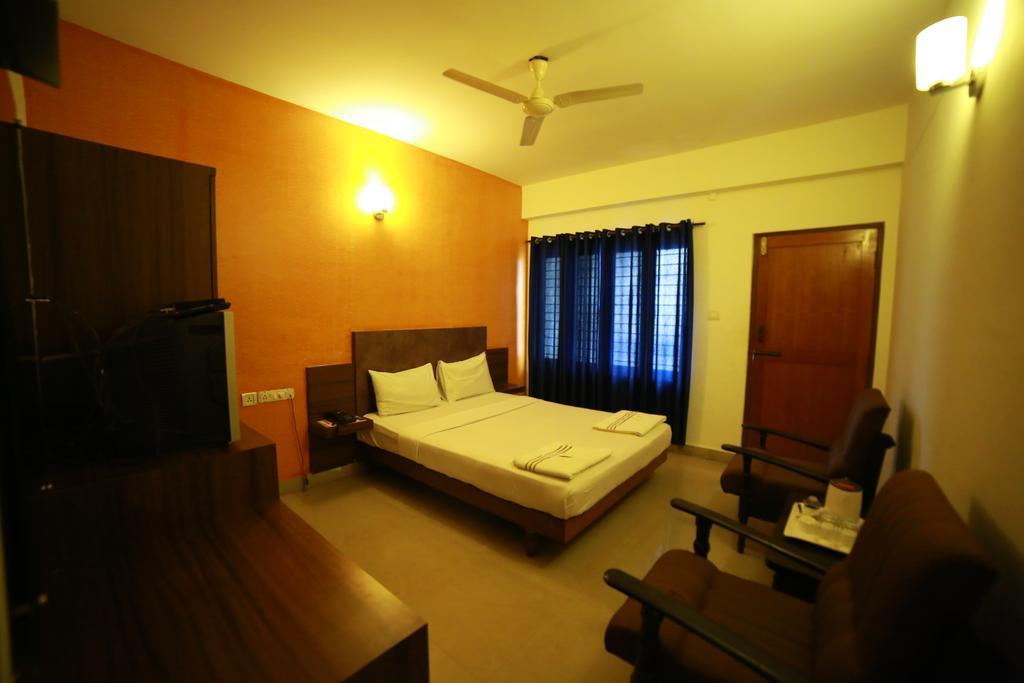 Qik Stay @ S.K. Continental Mysore Exterior foto
