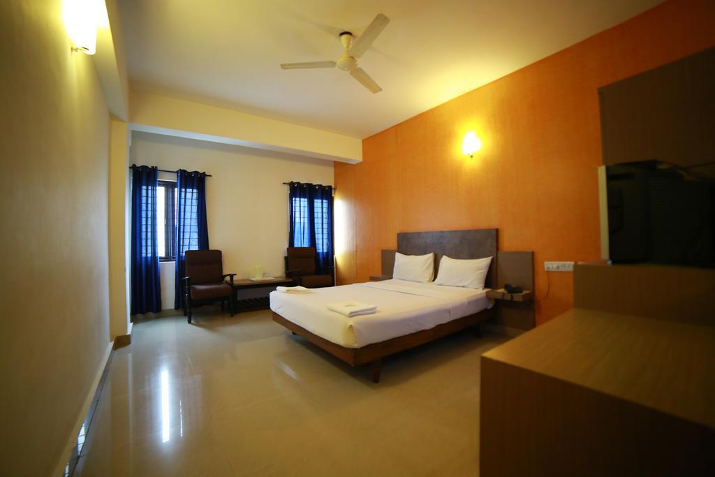 Qik Stay @ S.K. Continental Mysore Exterior foto